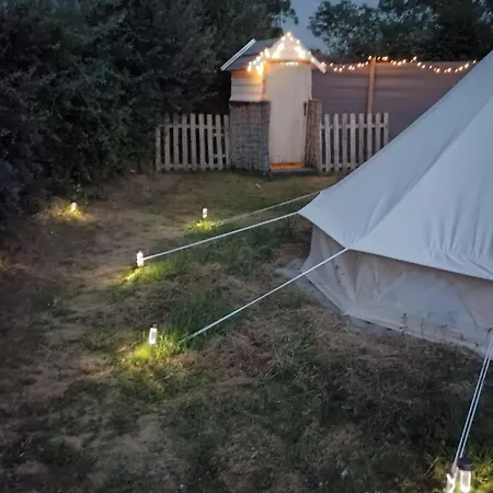 Campeggio Tipi Insolite Proche Puydufou Yzernay